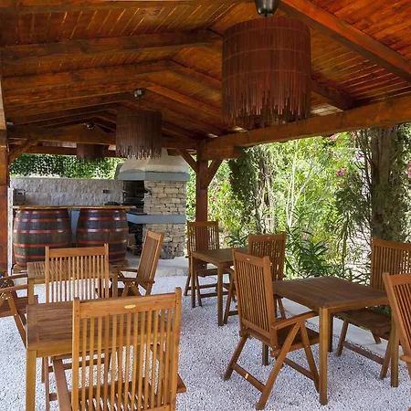 Mediterranea Πανσιόν 4*