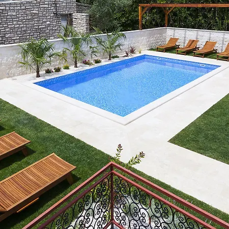 Mediterranea 4*