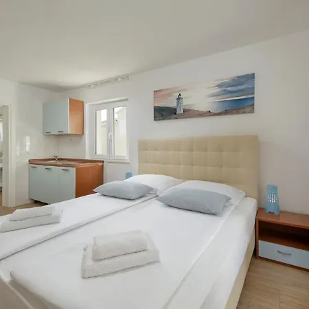 Πανσιόν Mediterranea Μπολ